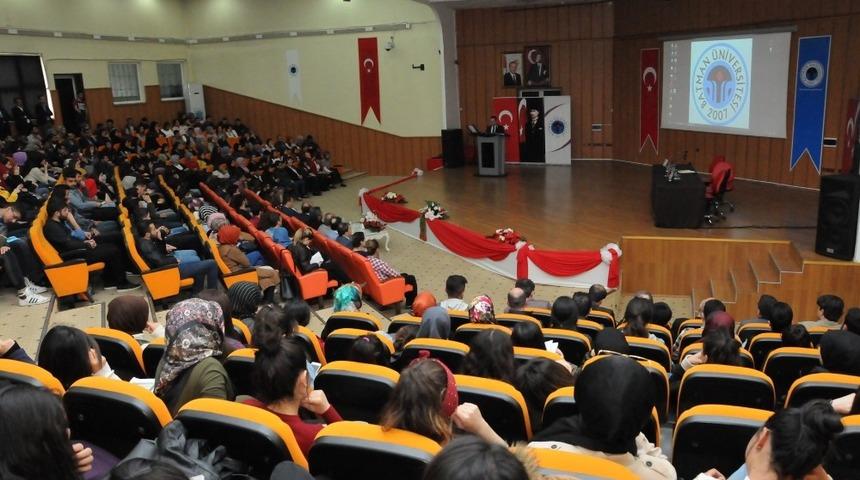 Batman &Uuml;niversitesi&rsquo;nde &rsquo;Milletin Sesi Mehmet Akif&rsquo; paneli d&uuml;zenlendi