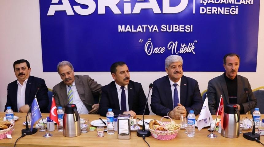 Ekinci&rsquo;den &lsquo;taraflı belediyecilik&rsquo; g&ouml;ndermesi