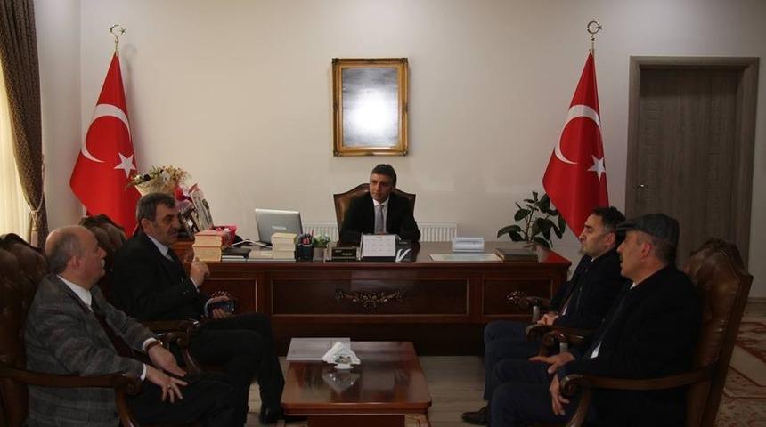 SGK İl M&uuml;d&uuml;r&uuml; Nizamettin Durmuş Oltu Kaymakamı Turan&rsquo;ı  ziyaret etti