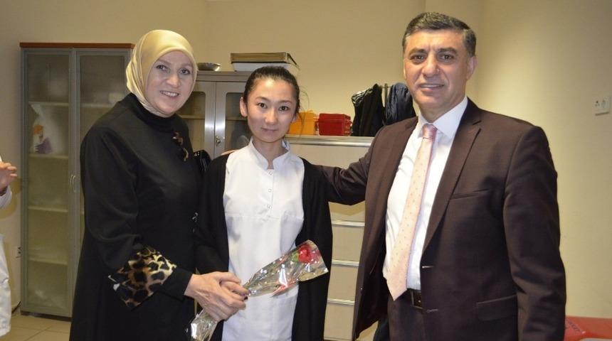 Cumhur İttifakı Adayı &Ccedil;etin Nazik&rsquo;ten sağlık &ccedil;alışanlarına Mektup