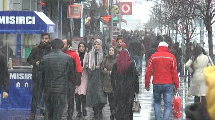 Erzurum&rsquo;da kar yağışı
