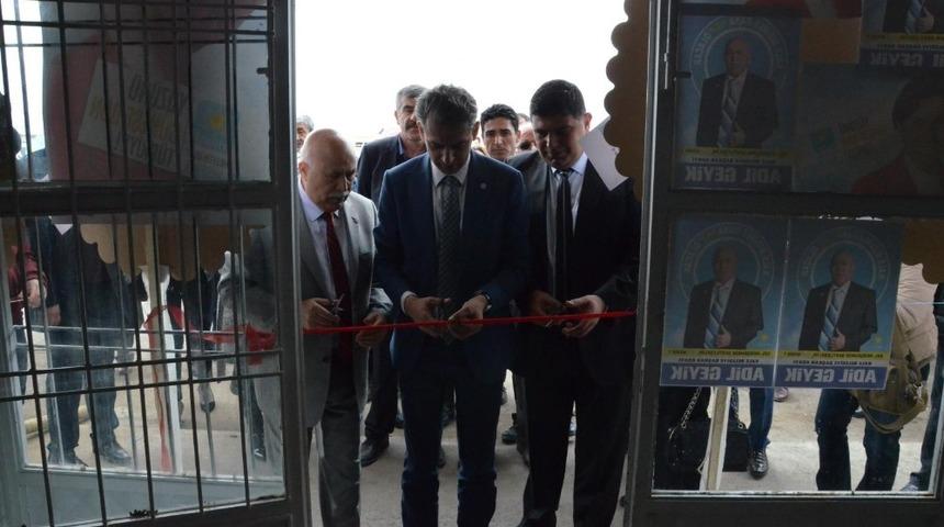 İYİ Partili Parlak, &ccedil;alışmalarını s&uuml;rd&uuml;r&uuml;yor