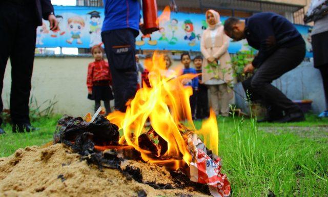 Aydın’da miniklere, deprem ve yangın eğitimi