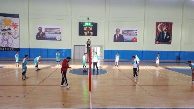 Develi’de Voleybol Şenliği Başladı