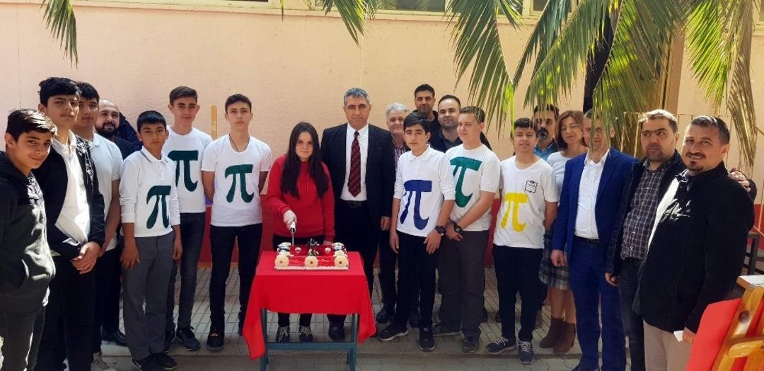 Pİ G&uuml;n&uuml;&rsquo;nde Pi Sokağı kurdular