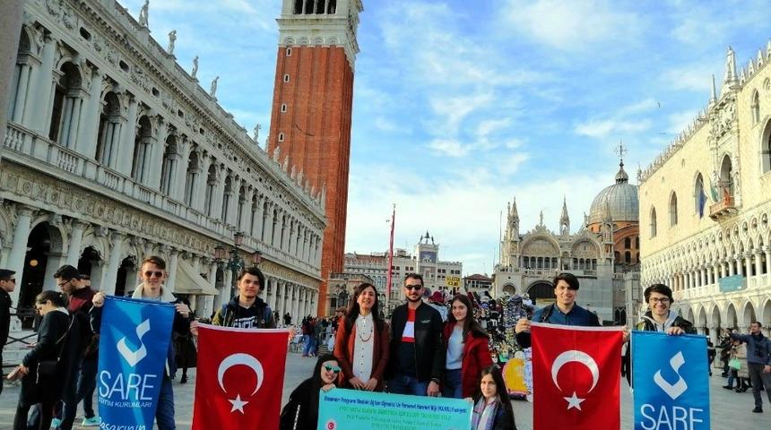 Sare Koleji öğrencileri İtalya stajında