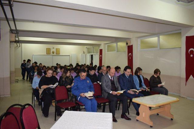 Ayvalık’ta öğrenciler Kitaptan Kanatlar Projesi ile okuma alışkanlığı kazanıyor