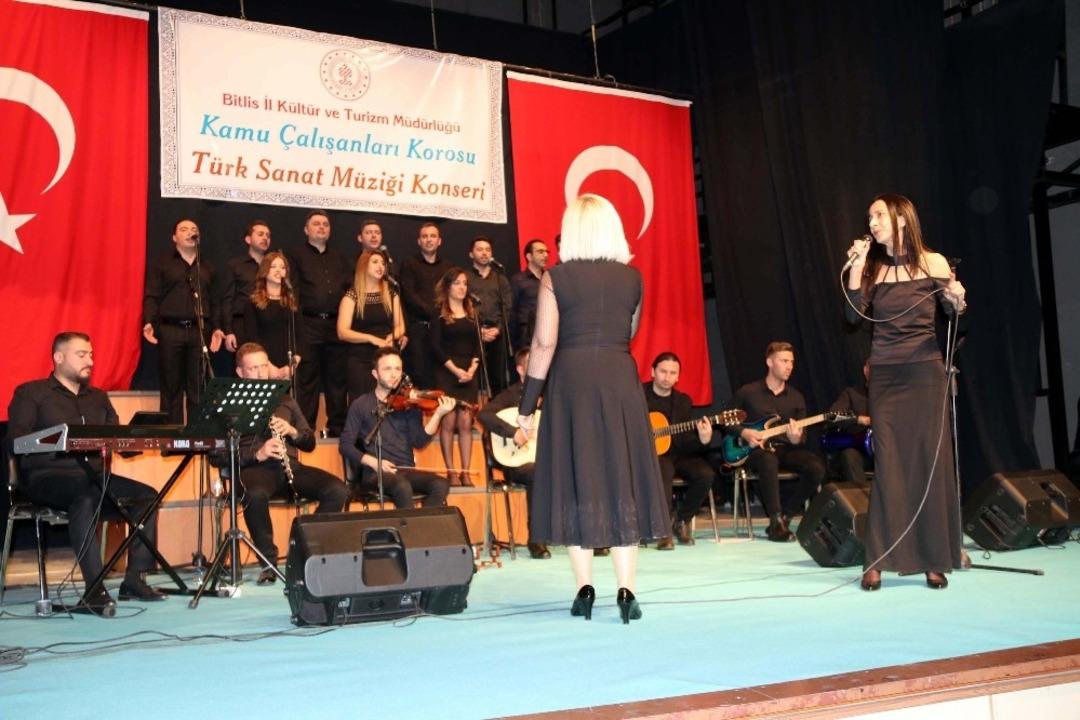 Memurlar korosundan muhteşem konser