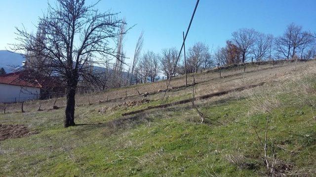 Bu köyde 4 aydır internet ve telefon yok telefon kabloları yerlerde