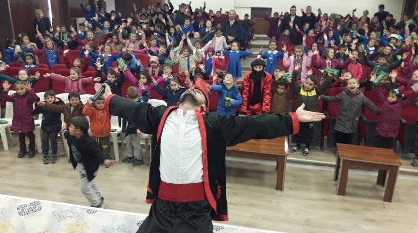 Pazarlar’da tiyatro