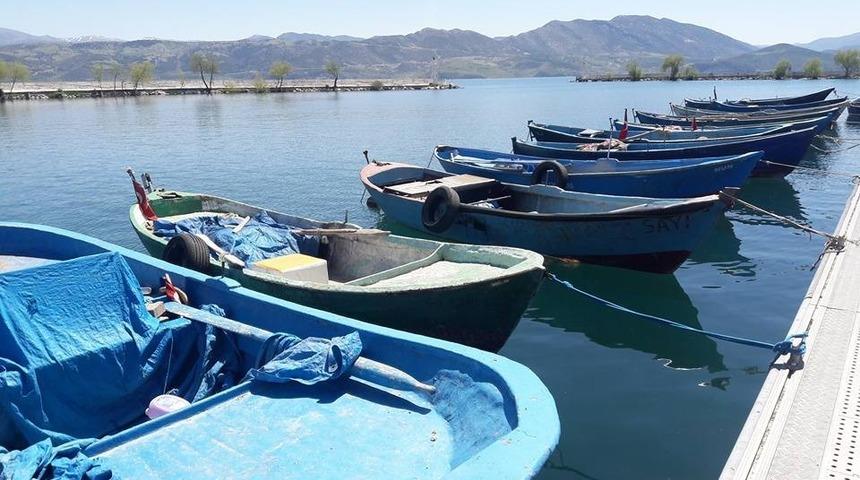 Su &uuml;r&uuml;nleri av yasağı başladı