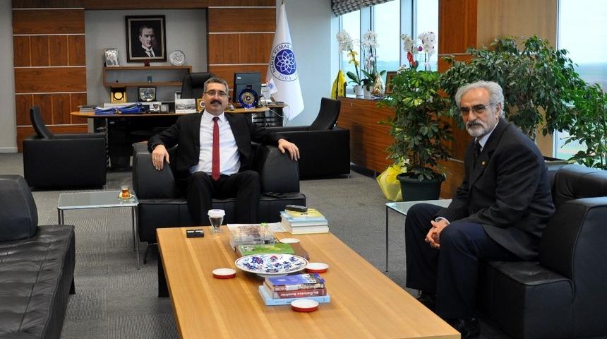 Kırmızı frenk&uuml;z&uuml;m&uuml; genotipi &ldquo;&Ccedil;eliks&rdquo; ismiyle tescil edildi