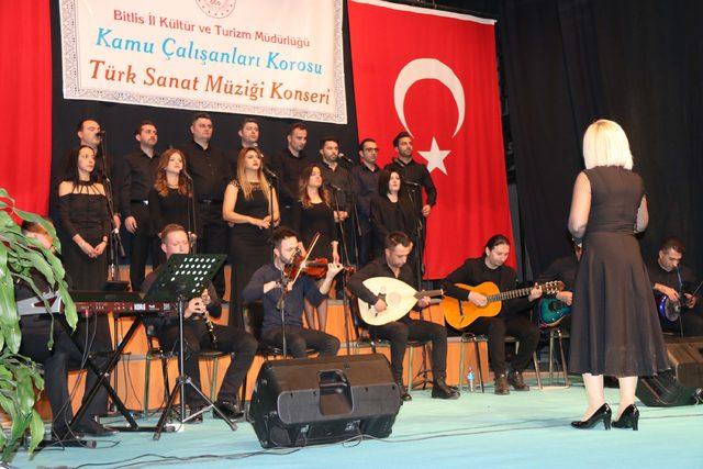Bitlis’te memurlardan Türk Sanat Müziği konseri