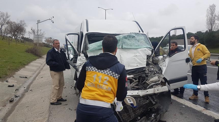 TEM Otoyolu Hadımk&ouml;y Gişeler'de kaza: 1 &ouml;l&uuml;, 2 yaralı (1)&nbsp;