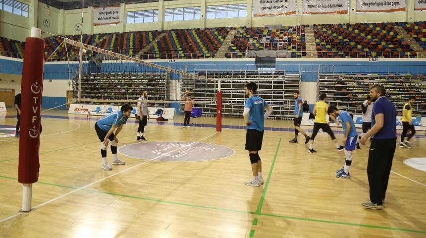 Haliliye Voleybol Takımı hazırlıklarını tamamladı
