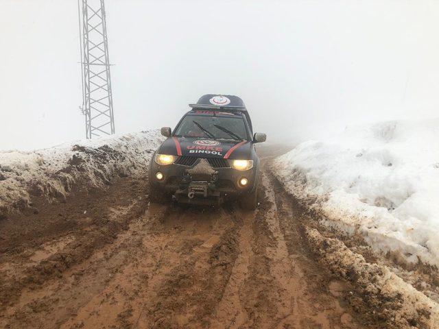 Hamile kadın, 6 saatte hastaneye ulaştırıldı