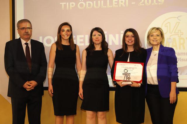 Dr. Aysun-Ahmet K&uuml;&ccedil;&uuml;kel Tıp &Ouml;d&uuml;lleri sahiplerini buldu 3