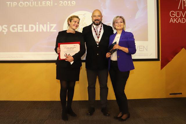Dr. Aysun-Ahmet K&uuml;&ccedil;&uuml;kel Tıp &Ouml;d&uuml;lleri sahiplerini buldu 4