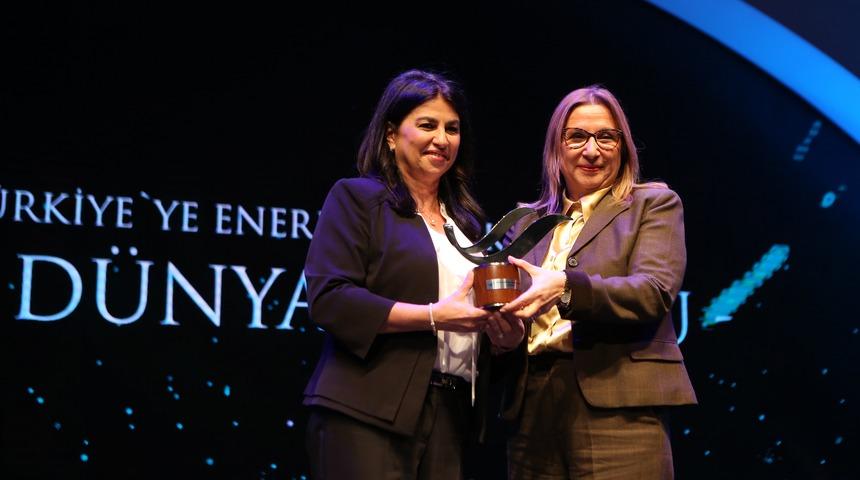 Enerji Bakanlığı'ndan Dr. Selda Günsel'e "İş Dünyası" ödülü