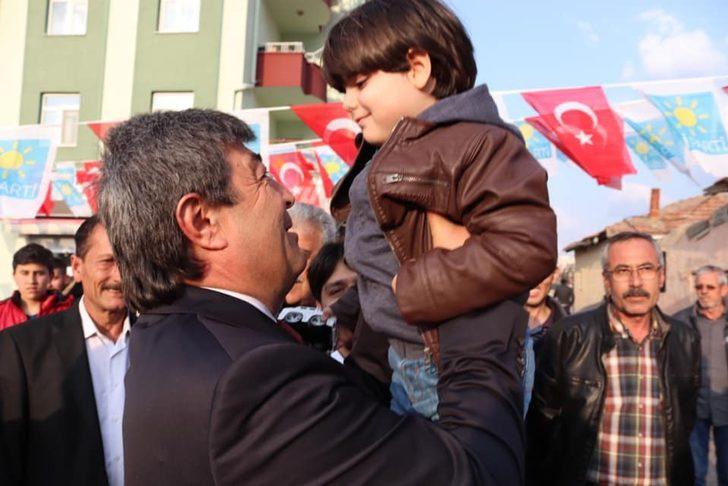 İyi Parti Kayseri Büyükşehir Belediye Başkan Adayı Dursun Ataş, çalışmalarını sürdürüyor