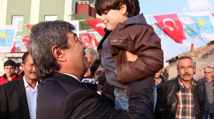 İyi Parti Kayseri B&uuml;y&uuml;kşehir Belediye Başkan Adayı Dursun Ataş, &ccedil;alışmalarını s&uuml;rd&uuml;r&uuml;yor