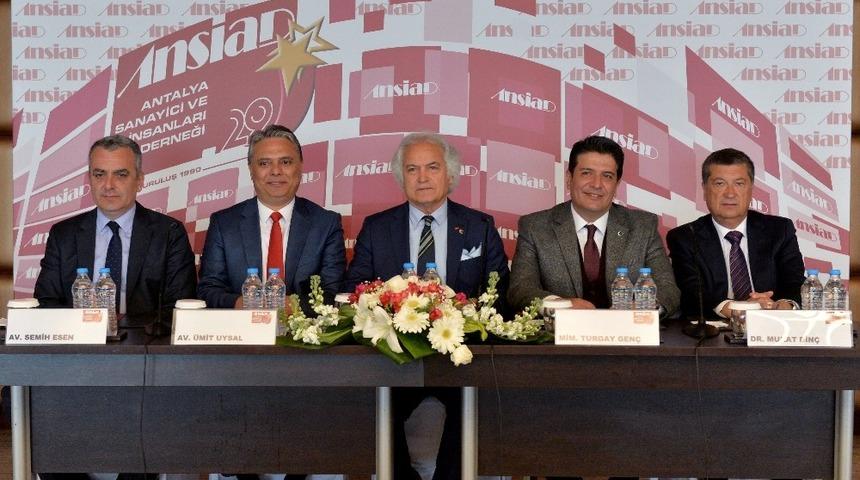 Uysal: &ldquo;İlk&ouml;ğretim &ccedil;ağındaki &ccedil;ocuklarımız kodlama eğitimi alacak&rdquo;