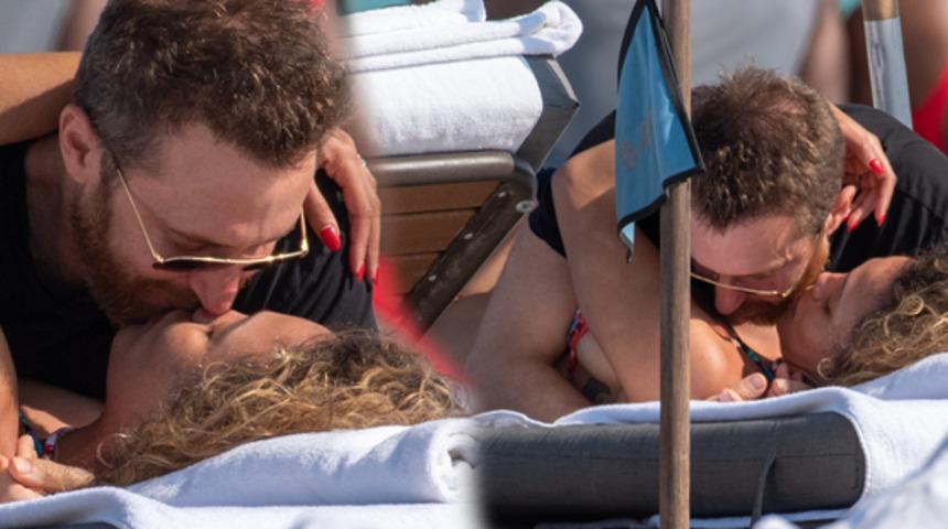 DJ David Guetta ve 24 yaş küçük sevgilisi plajda aşka geldi