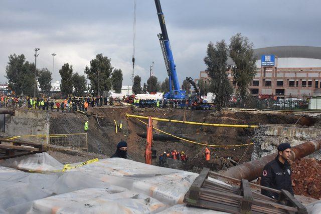 Metro otopark inşaatındaki göçükte bir kişinin cansız bedenine ulaşıldı (2)