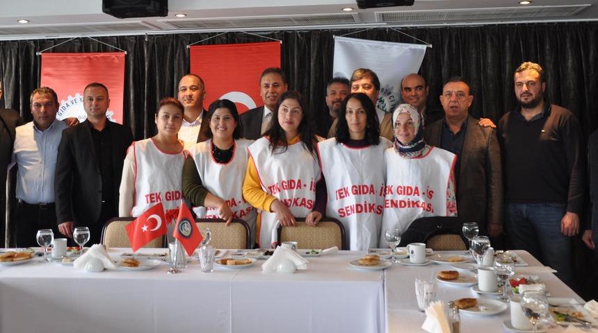 Gıda işçileri çadır eylemine devam kararı aldı