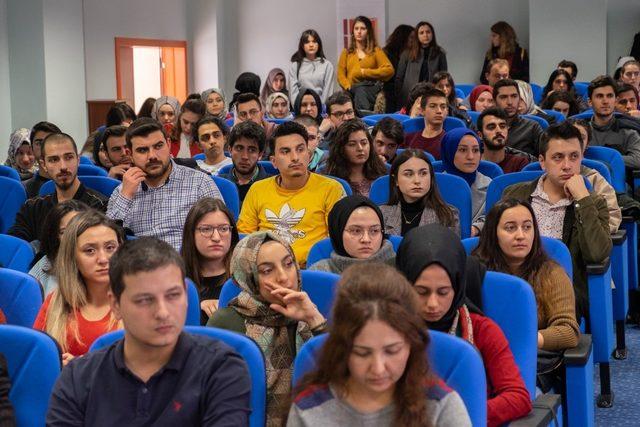 Şeyh Edebali Üniversitesi’nde “Milletin Sesi Mehmet Akif” konferansı