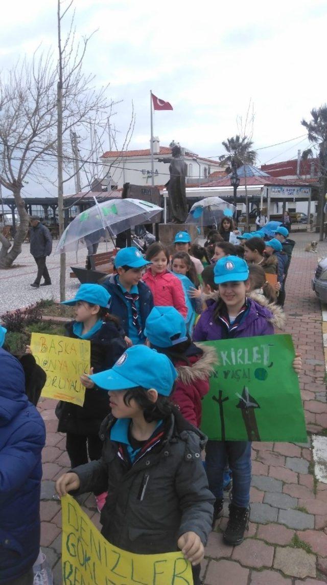 TED İzmir Koleji, iklim için küresel okul grevine destek oldu