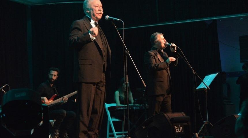 Aliağa&rsquo;da Komedi Festivali, &lsquo;Şifa Niyetine&rsquo; oyunuyla final yaptı