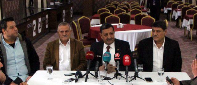 DP'ye geçen başkan AK Parti'yi destekleyeceğini açıkladı