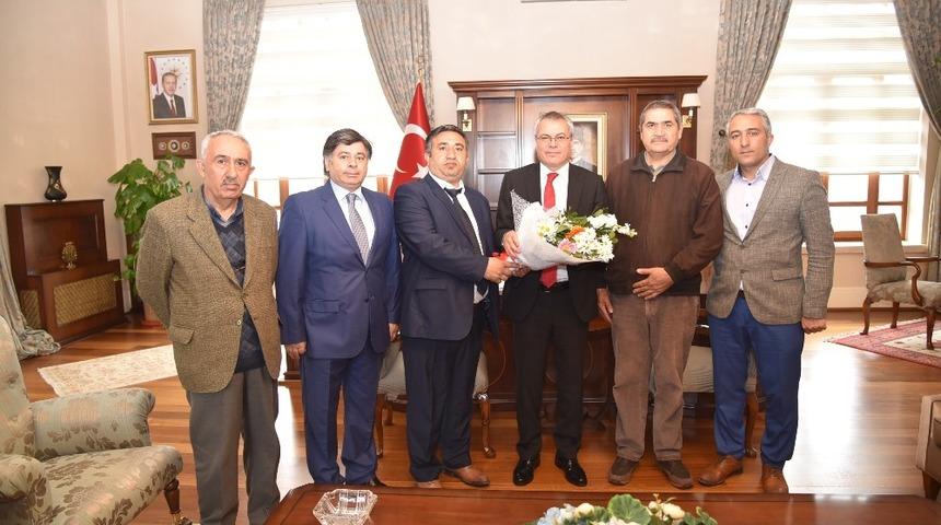 Y&ouml;r&uuml;k ve Azerbaycan derneklerinden Vali Deniz&rsquo;e ziyaret