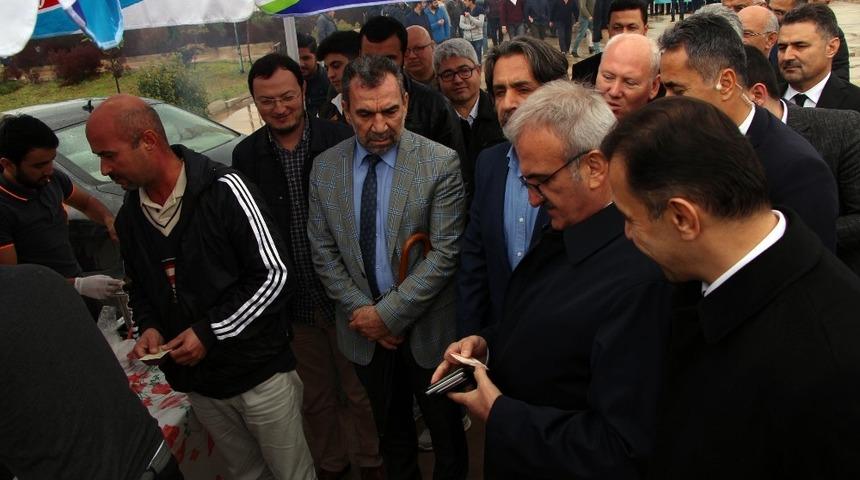 Vali Karaloğlu’ndan  öğrencilere destek