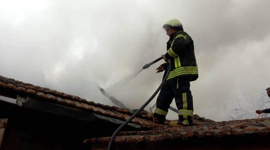 Sarıg&ouml;l&rsquo;de samanlık yangını