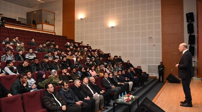 Adıyaman &Uuml;niversitesinde enerji konusu konuşuldu