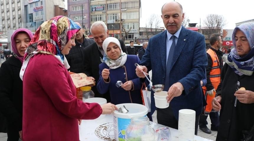 Malatya&rsquo;da askerin son yemeği hoşaf dağıtıldı