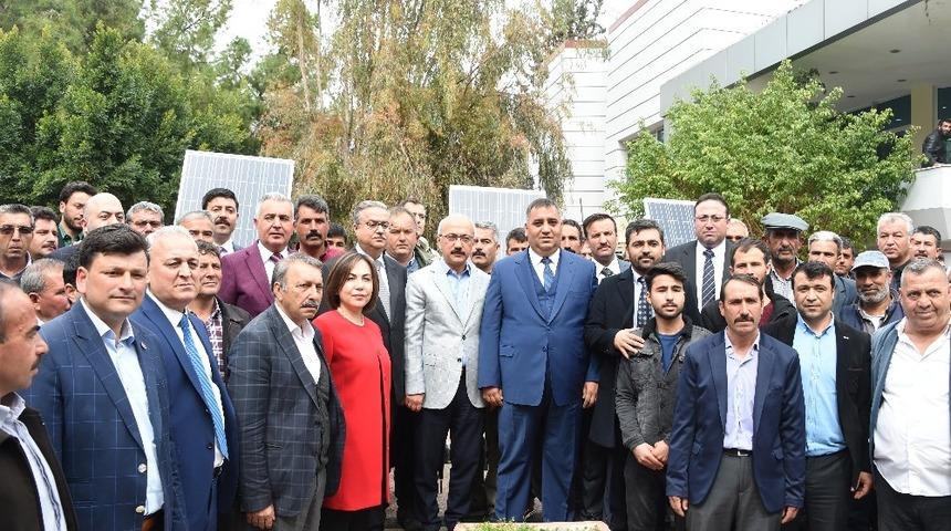 Y&ouml;r&uuml;klere g&uuml;neş enerji paneli dağıtıldı