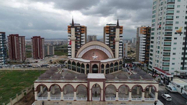 Ayyıldız Camii ibadete açıldı