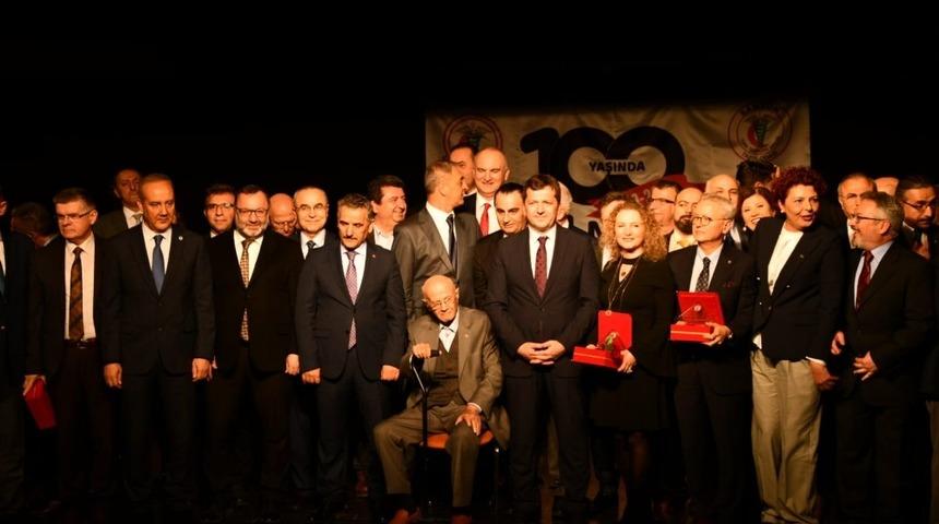 Samsun Tabip Odasından plaket t&ouml;reni