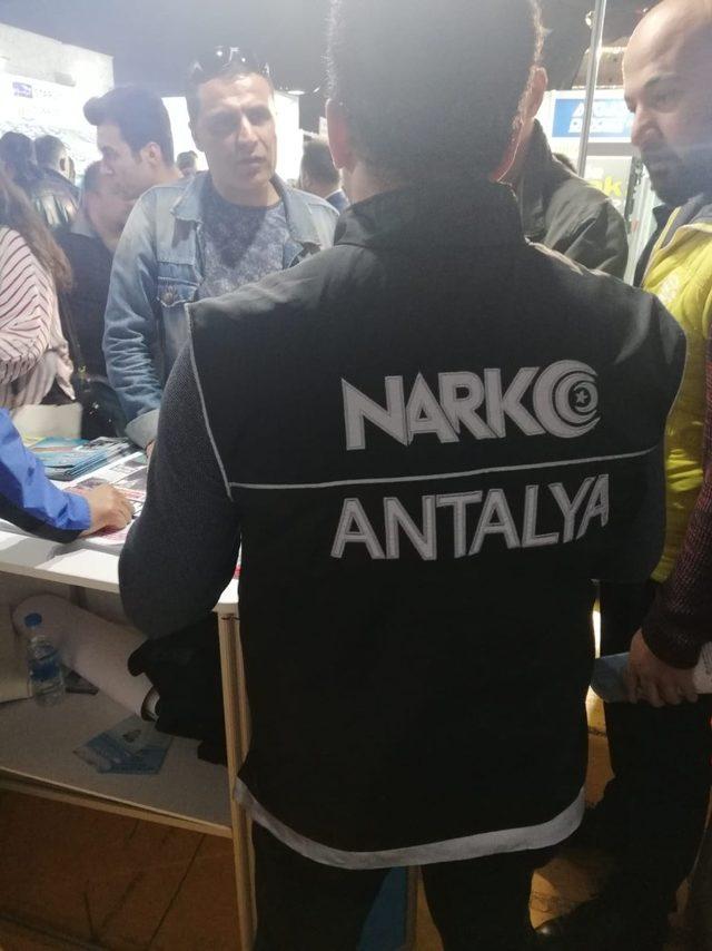 Antalya Polisi istihdam fuarında “UYUMA” Projesini tanıttı