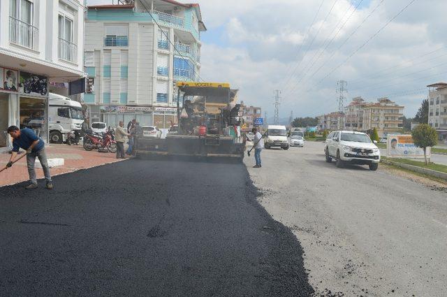 Büyükşehirden Manavgat’a sıcak asfalt