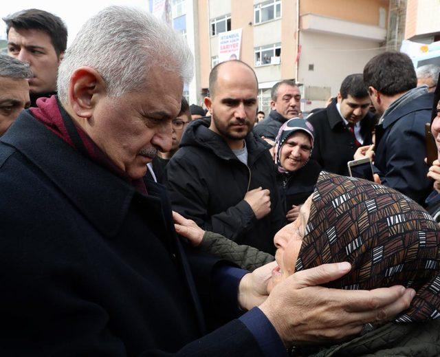 Binali Yıldırım, Seyrantepe'de yaptırılan caminin açılışına katıldı