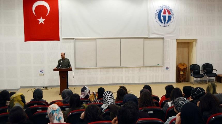 Dr. Öğretim Üyesi Yıldırım tarafından İslahiye İİBF’de konferans verildi