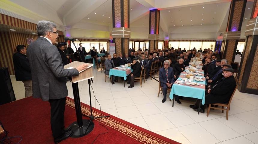 Vali Bilmez, Tuşba ilçesinde görevli muhtarlarla toplantı yaptı