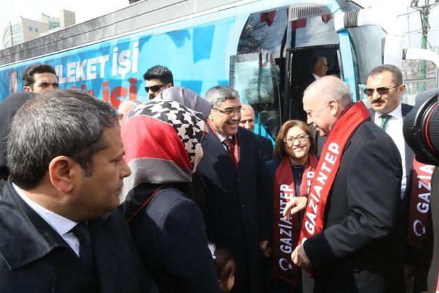 Cumhurbaşkanı, büyükşehir projelerinden övgüyle bahsetti