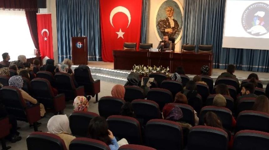 İbrahim Yal&ccedil;ın GA&Uuml;N&rsquo;l&uuml; &ouml;ğrencilerle bir araya geldi