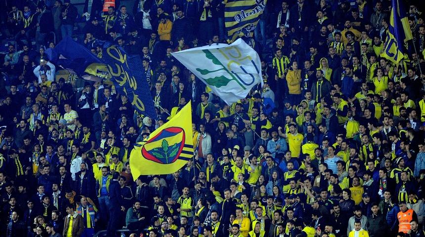 Fenerbahçe taraftarından Galatasaray'a flaş gönderme!