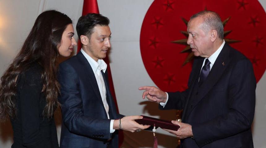 Mesut Özil, Cumhurbaşkanı Erdoğan'ı nikahına davet etti